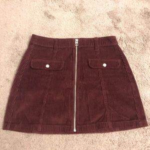 Maroon zip mini skirt